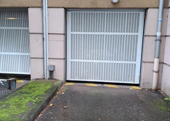 Chez Agnes - Charme Alsacien En Plein Coeur De Colmar, Avec Parking Prive アパート